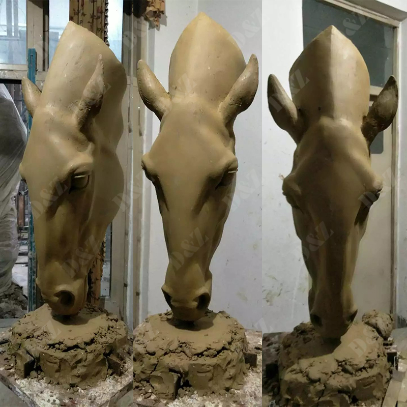 horse head statue 