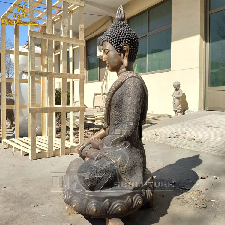 sitting buddha statue