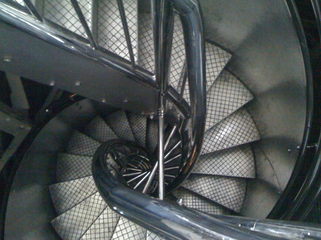 how many stairs are in the statue of liberty