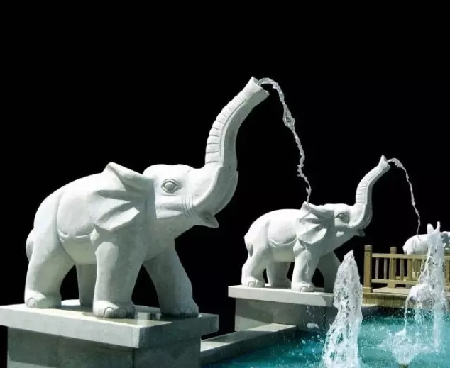 Water-absorbing lucky elephant sculpture