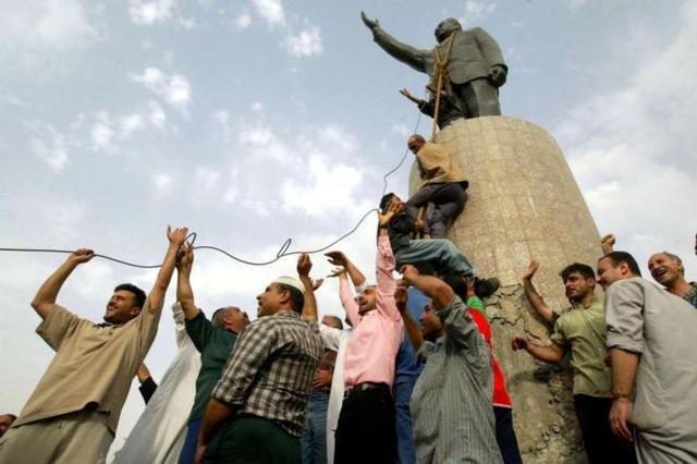 Saddam Statue