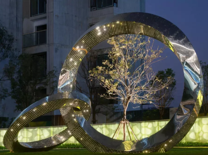 light Stainless steel ring sculpture