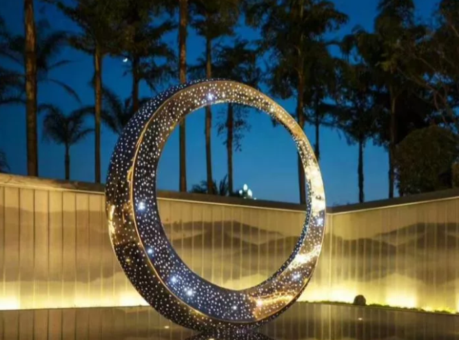 light Stainless steel ring sculpture