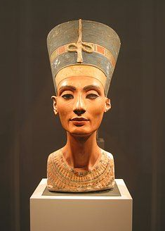 bust of nefertiti analysis