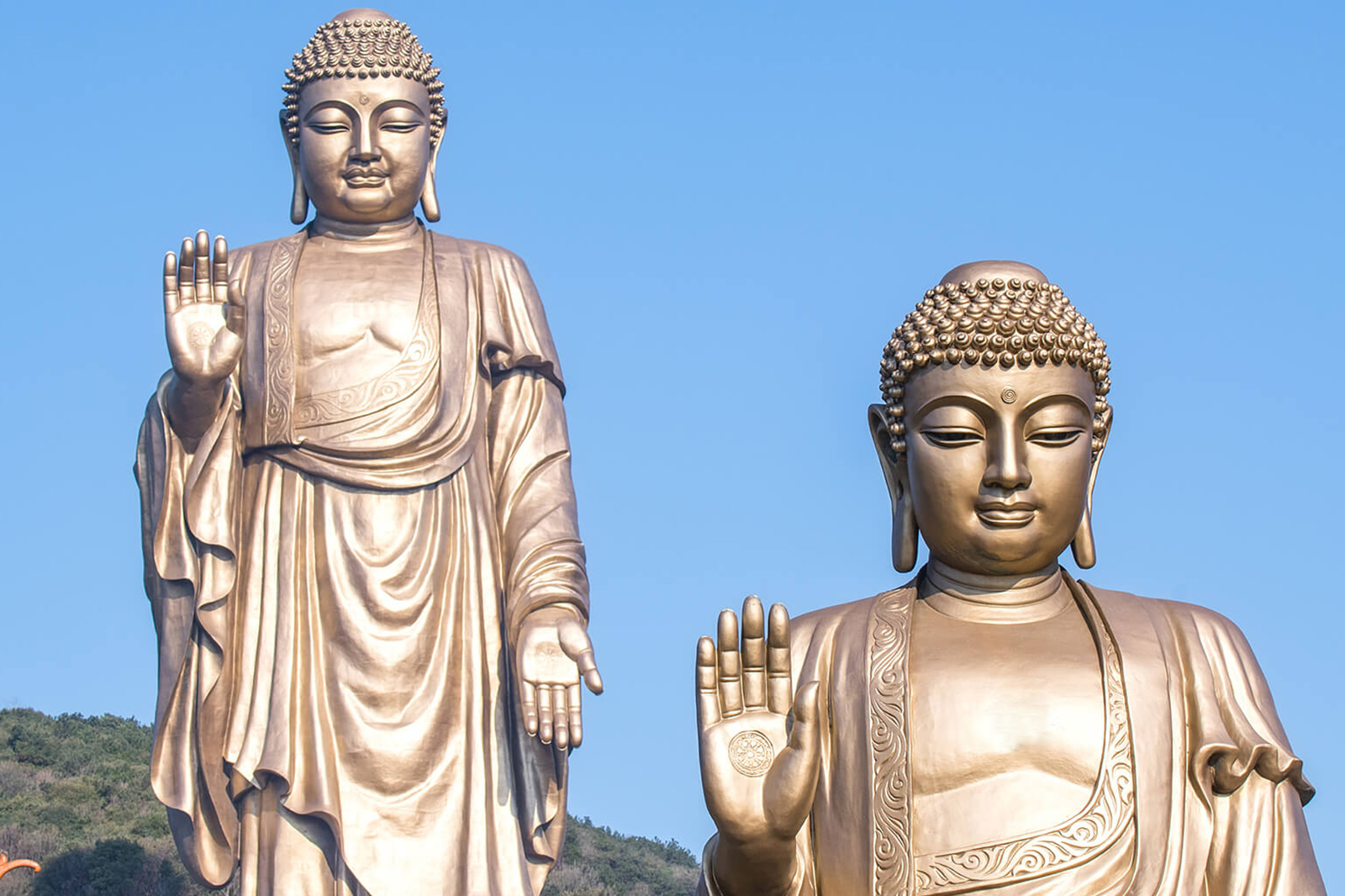 what does a buddha statue represent