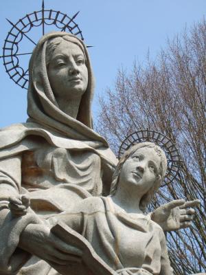 saint anne statue