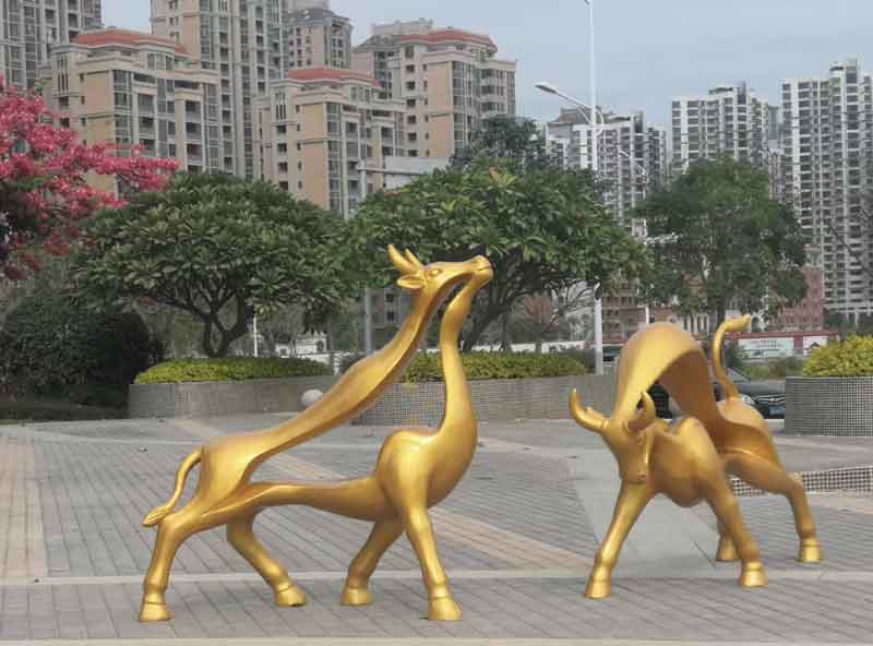 golden bull statue