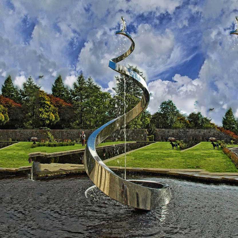 Spiral rising outdoor water fountain