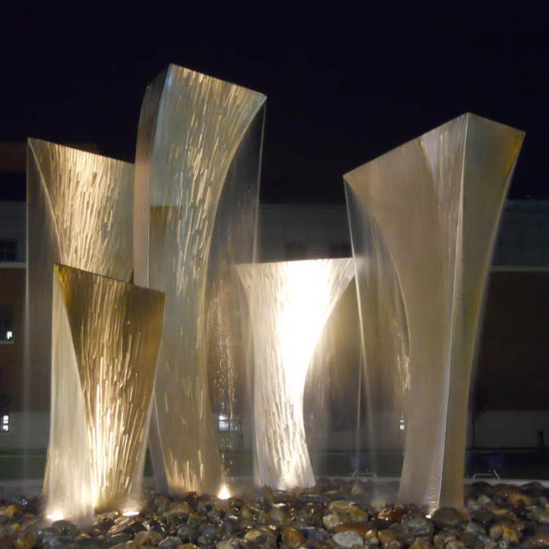 Outdoor charm and scene application of large metal sculpture