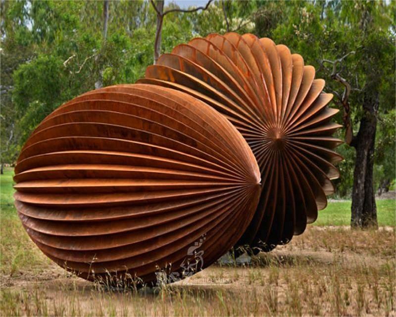 The application and significance of Corten Steel sculptures in landscaping