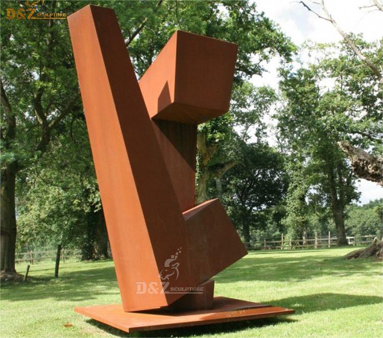 The application and significance of Corten Steel sculptures in landscaping