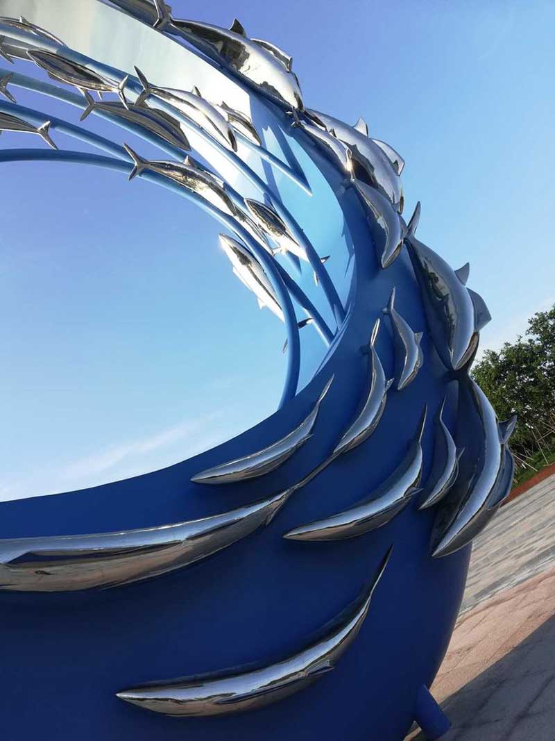 Giant silver fish embellished stainless steel metal circle sculpture Ocean Dream series customization DZ-213