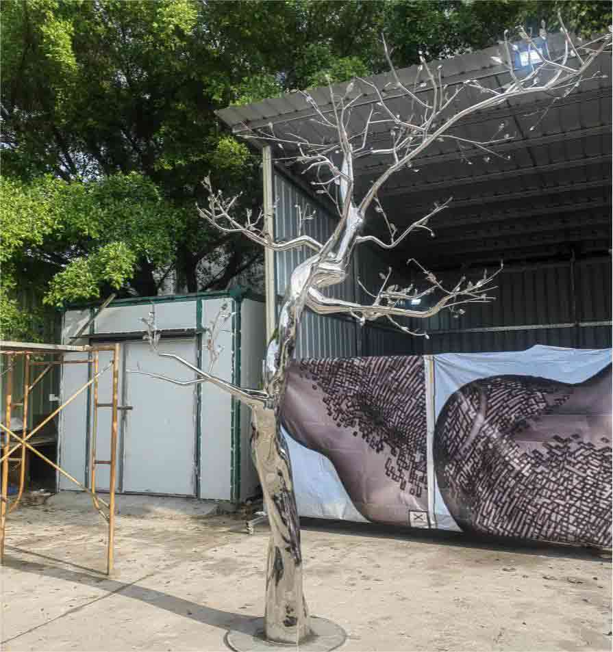 The application of tree sculptures in modern landscape design