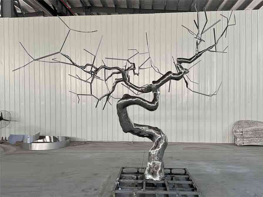 The application of tree sculptures in modern landscape design