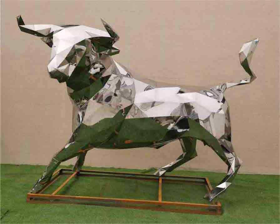 Large Outdoor Metal Animal Sculptures: large metal cow sculpture