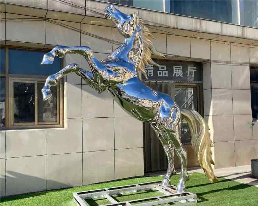 Large Outdoor Metal Animal Sculptures: large metal horse sculpture