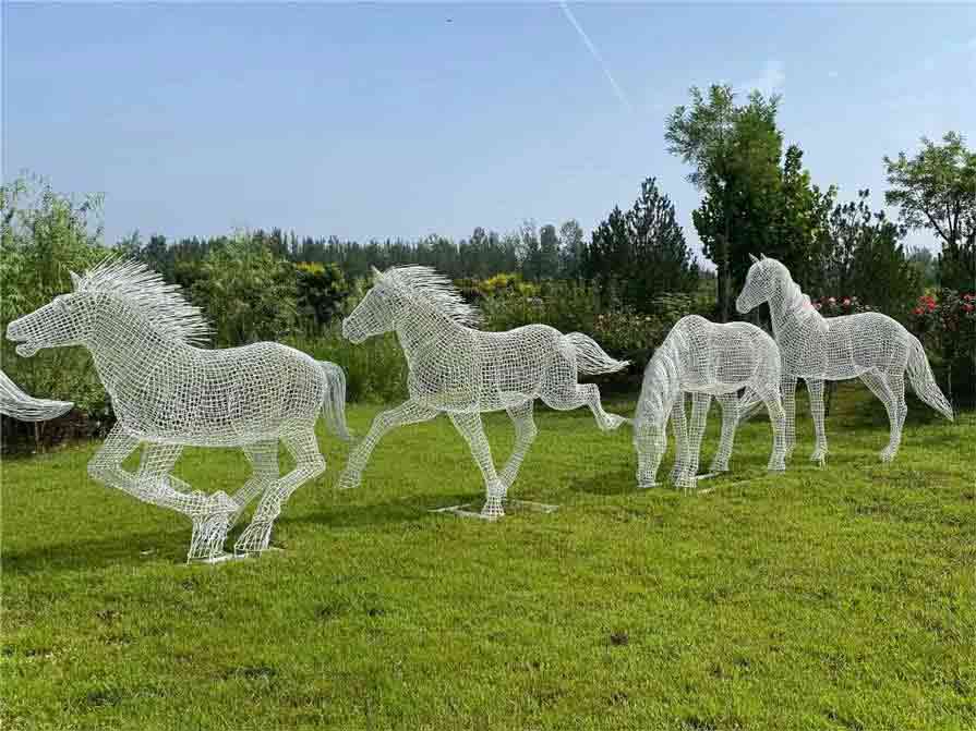 6 Most Popular Modern Stainless Steel Horse Sculptures