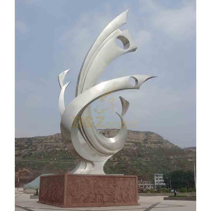 Polished Metal Statue Stainless Steel Outdoor Sculpture