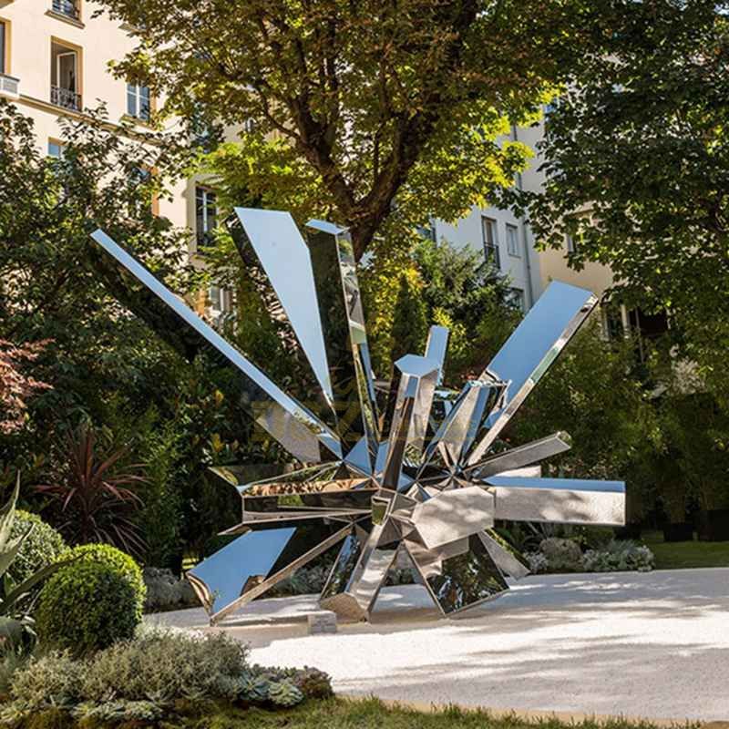 Stainless steel line welding new urban sculpture