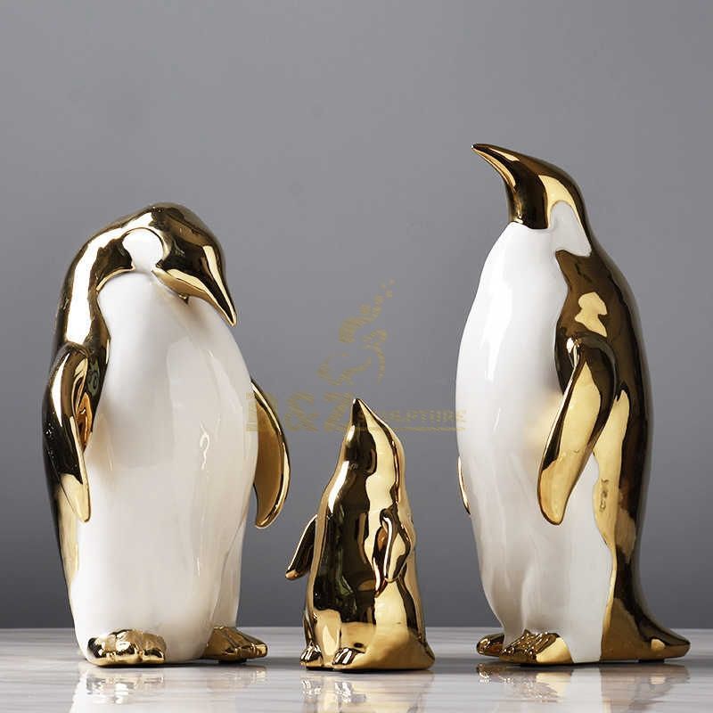 Stainless steel animal sculpture penguin family