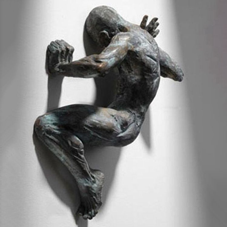 Italy Matteo Pugliese design nude man on wall sculpture