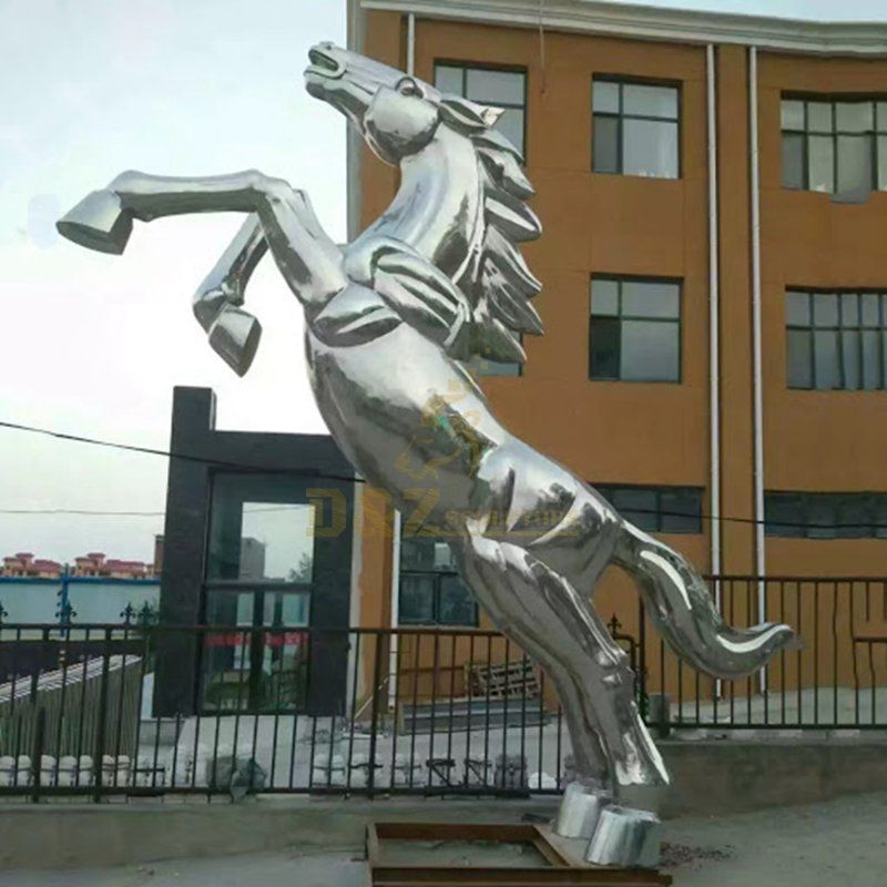 Stainless steel metal outdoor polar bear sculpture