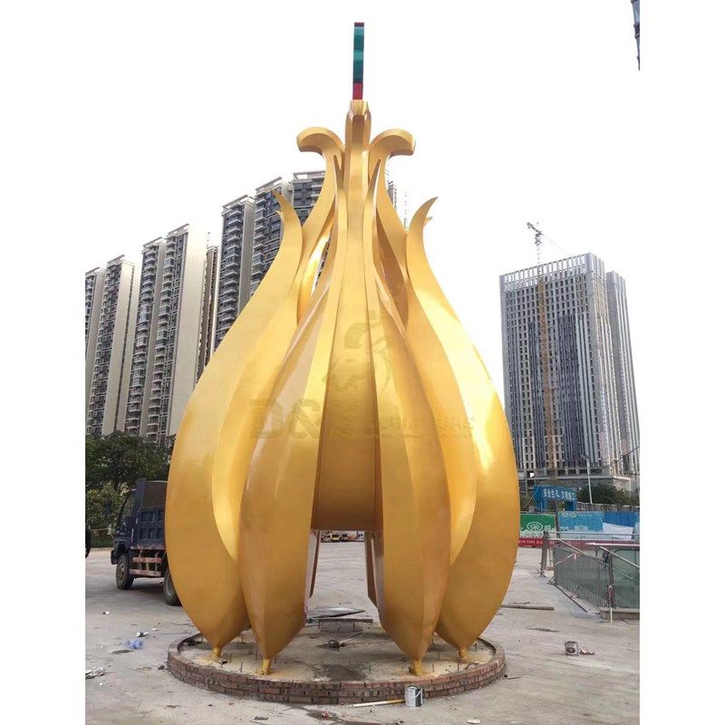 Stainless steel lily flower golden sculpture