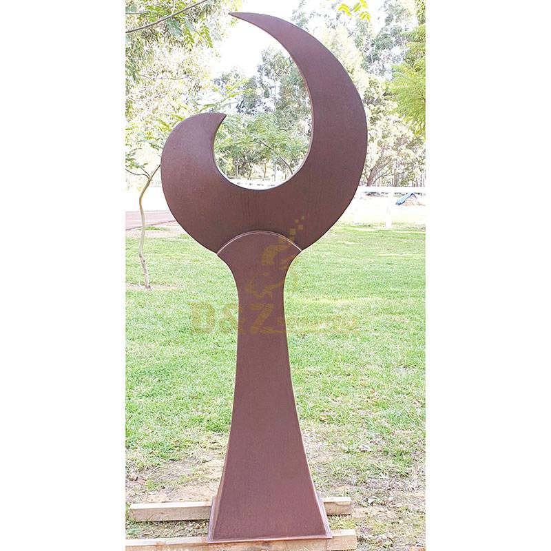 Outdoor crescent shape garden corten steel sculpture