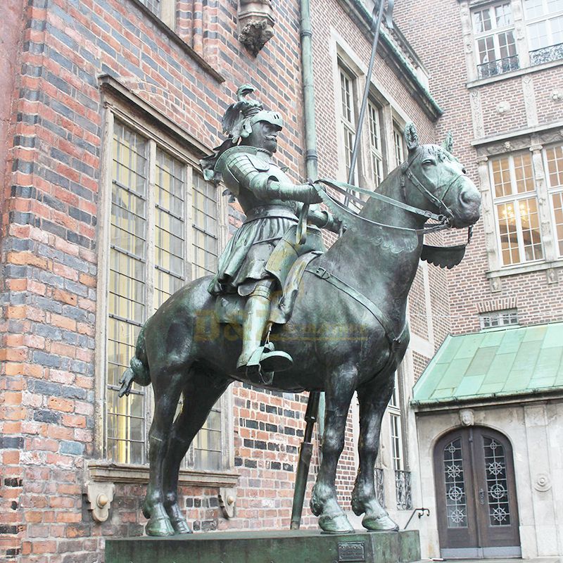 Custom made life size Memorial samurai warriors statue with horse
