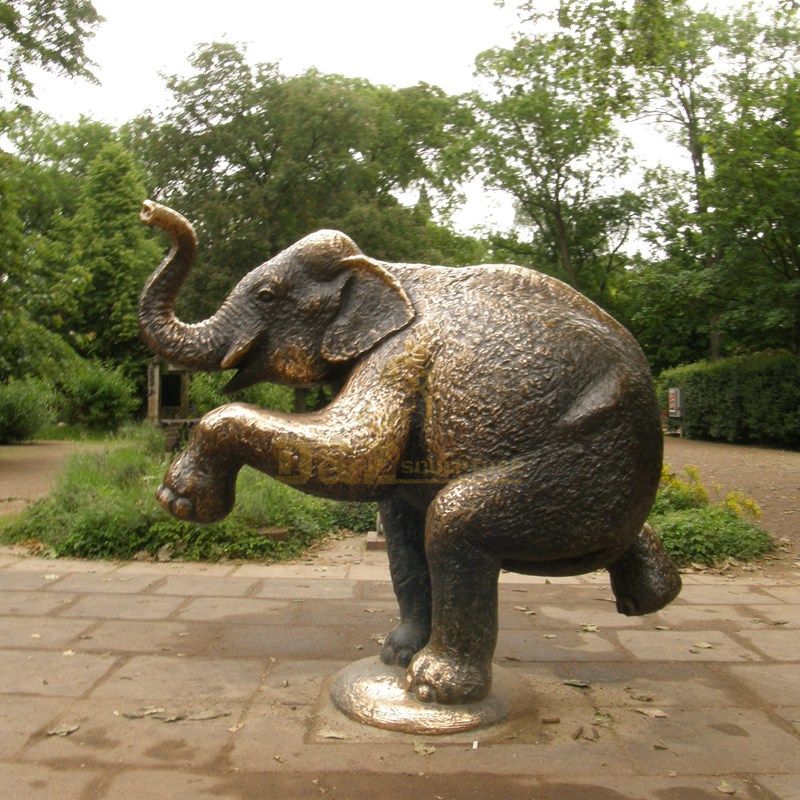 Cute realistic outdoor bronze animal elephant sculpture