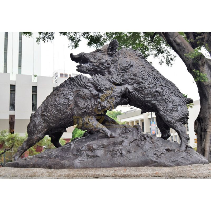 Outdoor bronze wild pig statues fighting large modern sculpture