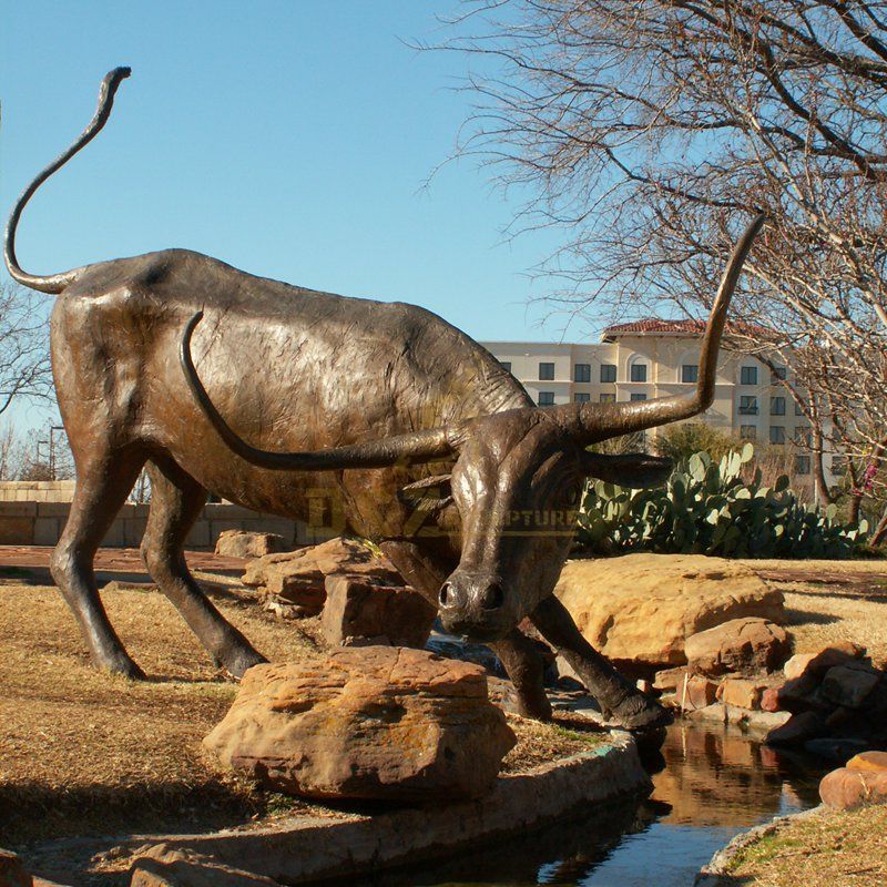 Outdoor life size bronze bull statue for outdoor decoration