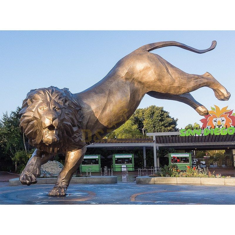 Outdoor large metal bronze lion sculpture