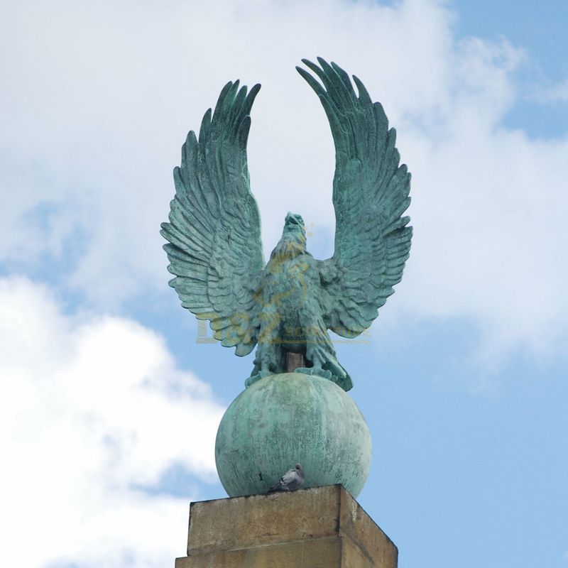 Antique Metal Bronze Flying Eagle Statues for Sale