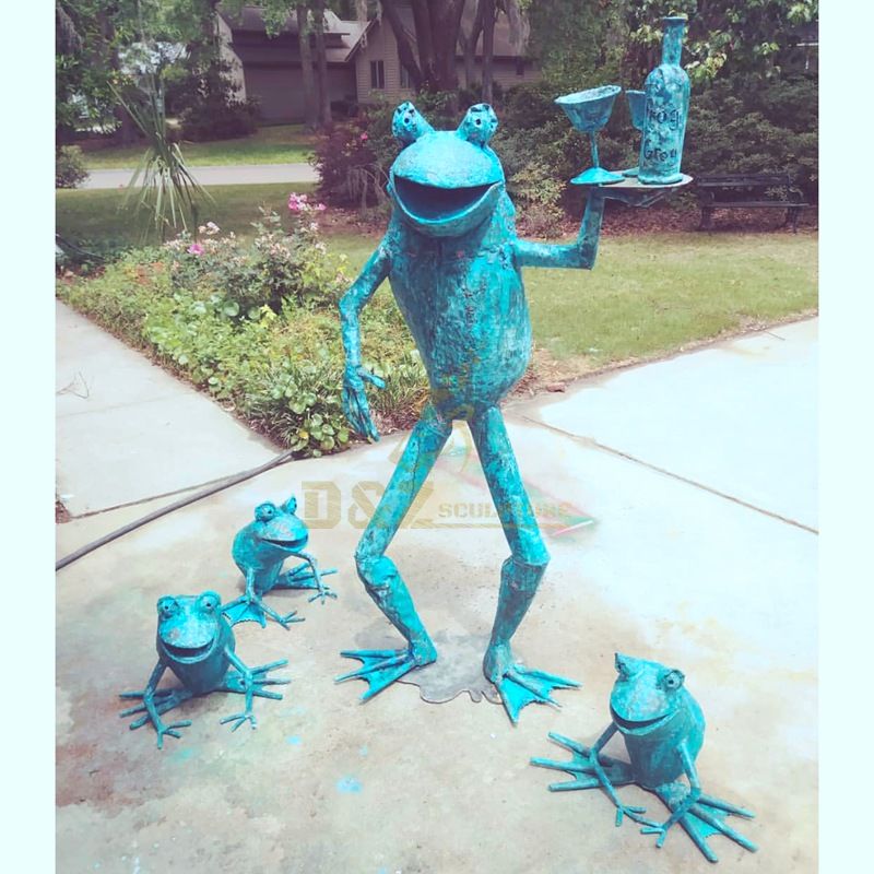 Life-size-handcraft-bronze-frog-sculpture