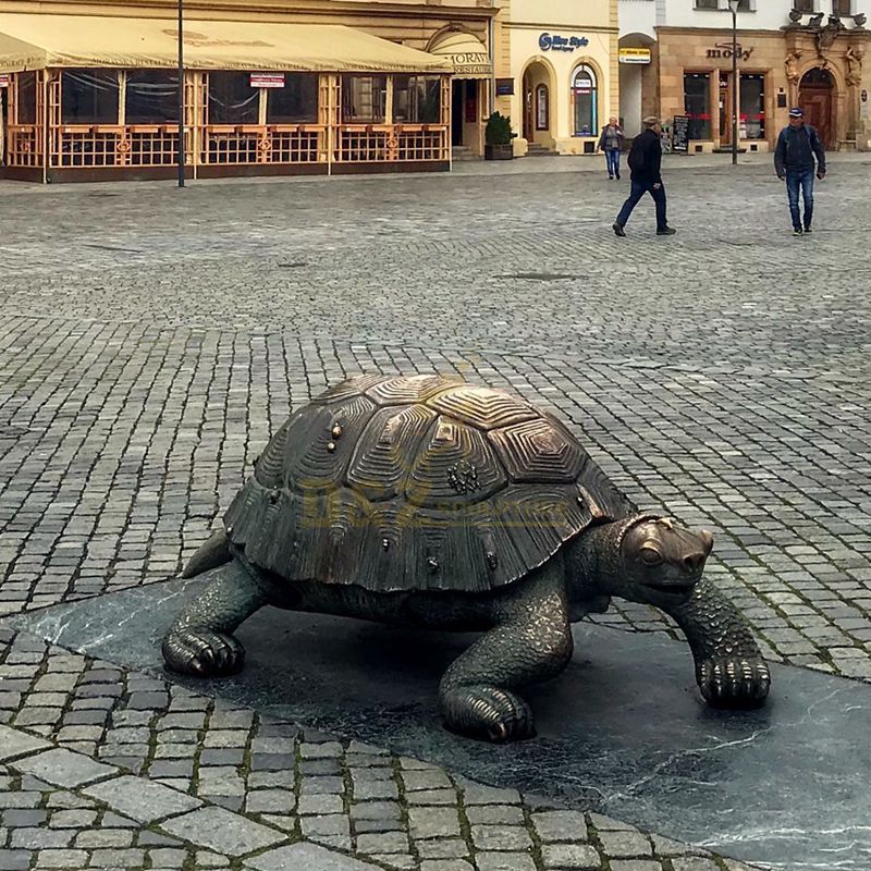 Art statue life size modern cast animal bronze tortoise sculpture