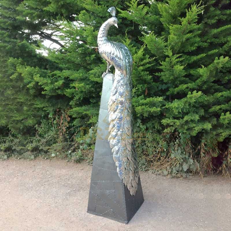 Outdoor garden brass metal peacock sculpture