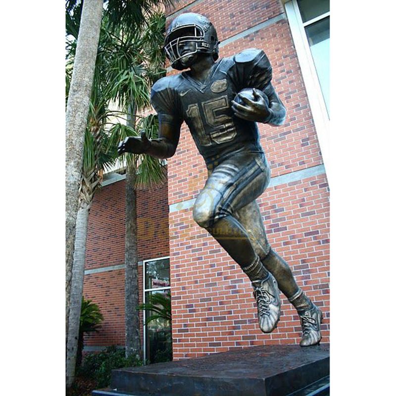 Large Life Size Outdoor Man Bronze Sculpture Large Life Size Outdoor Man Bronze Sculpture