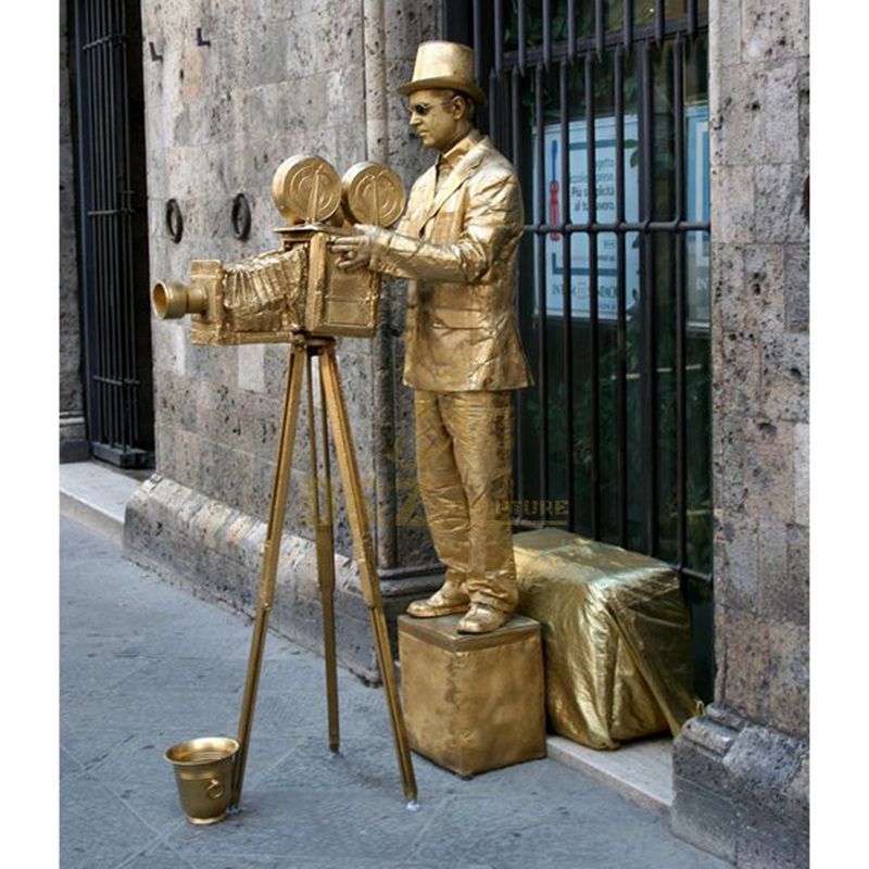 City decoration art cast metal playing statue
