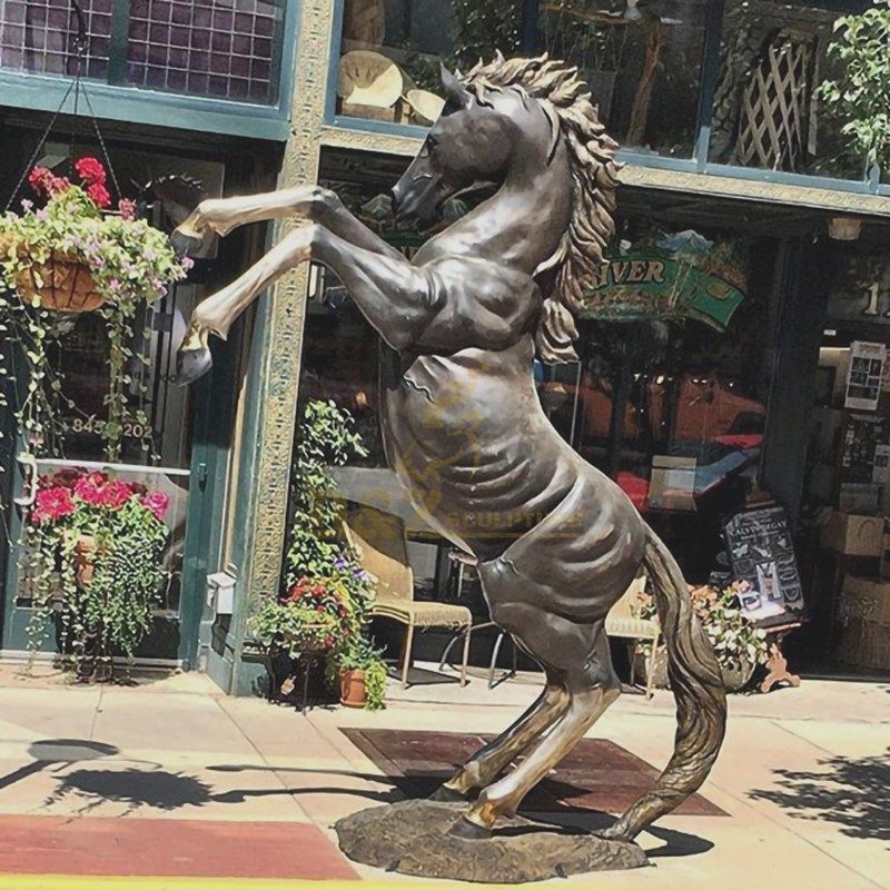 horse sculpture decor