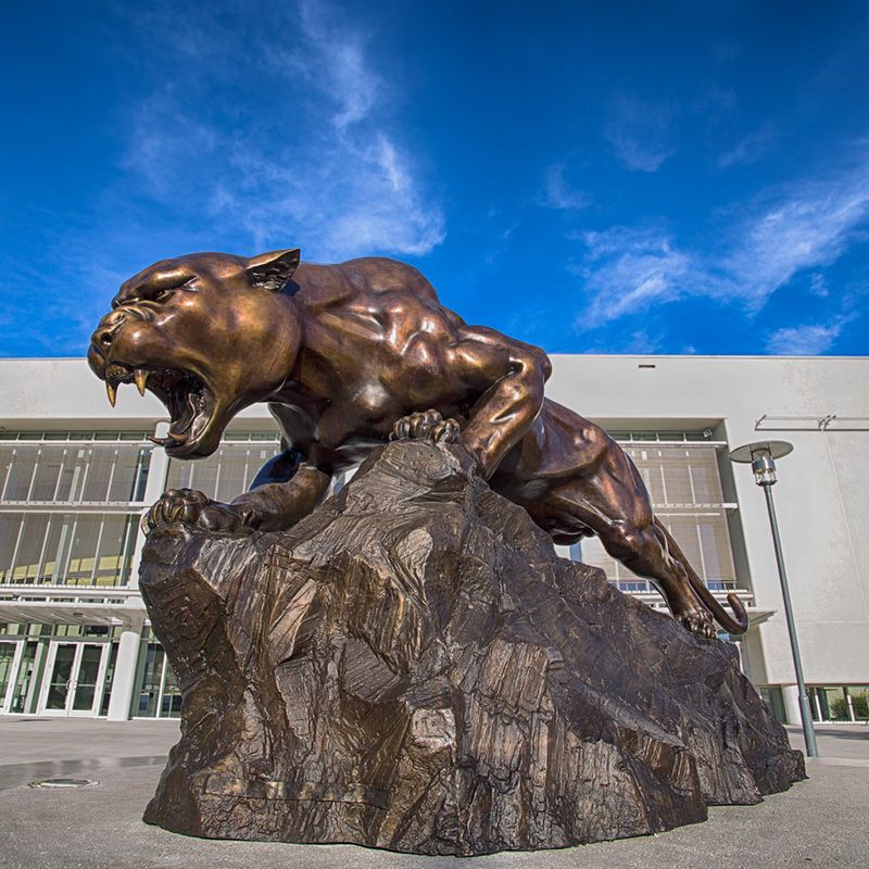 Vivid design casting bronze animal wild panther sculpture