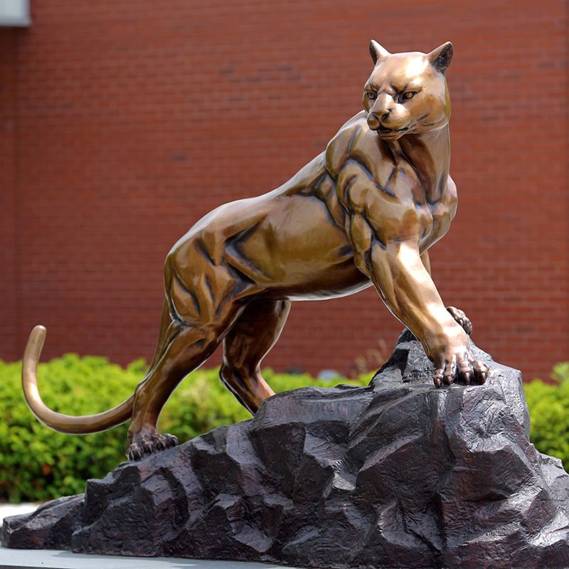 Vivid design casting bronze animal wild panther sculpture
