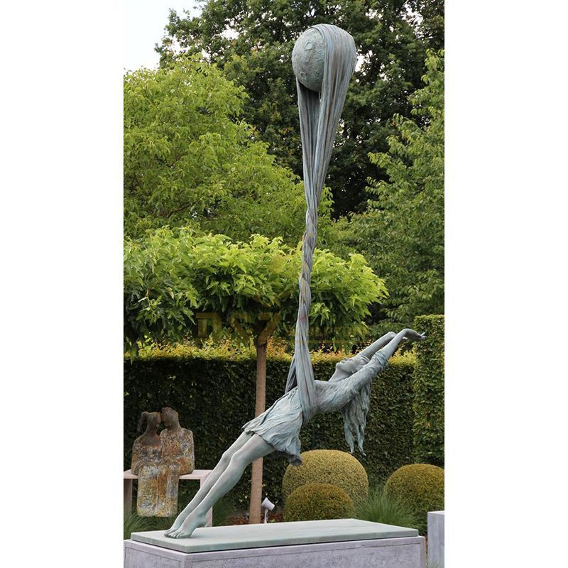 Metal craft life size bronze girl dancing garden statue