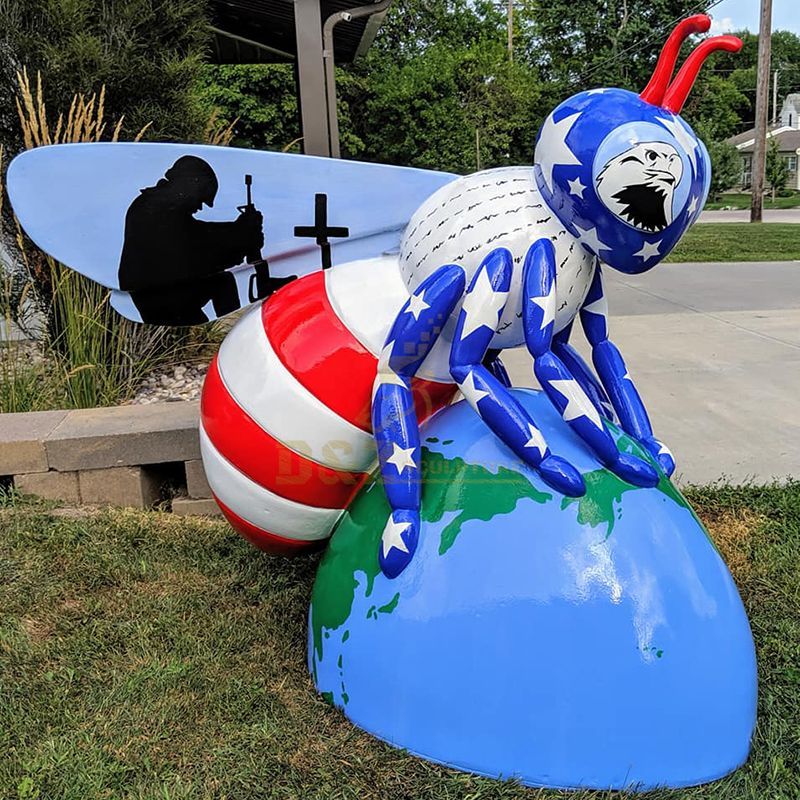 Custom Animal Life Size Cartoon Fiberglass Resin Bees Statue