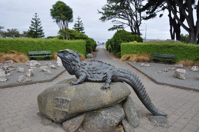 Bearded dragon garden statue