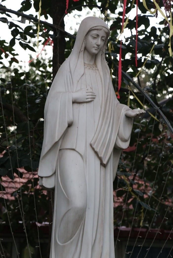 Mary statue in yard