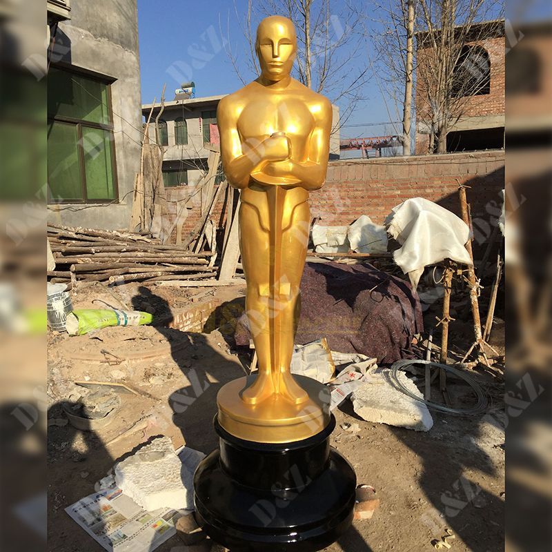 Large-Scale Oscar Statue Made Of Fiberglass Material