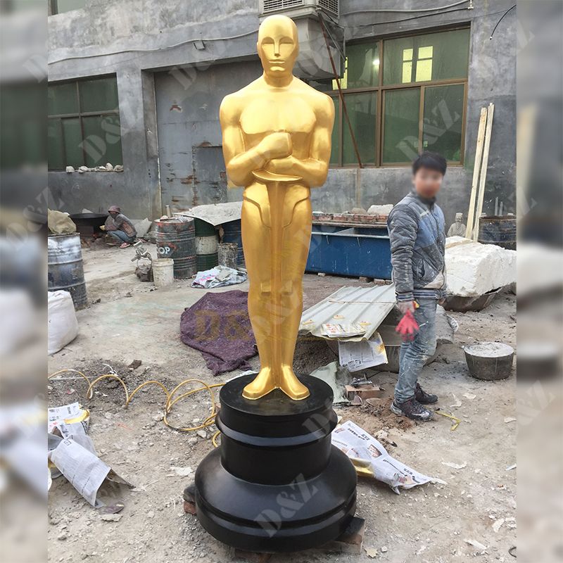 Large-Scale Oscar Statue Made Of Fiberglass Material