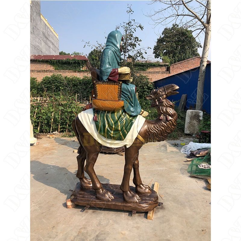 large camel statue