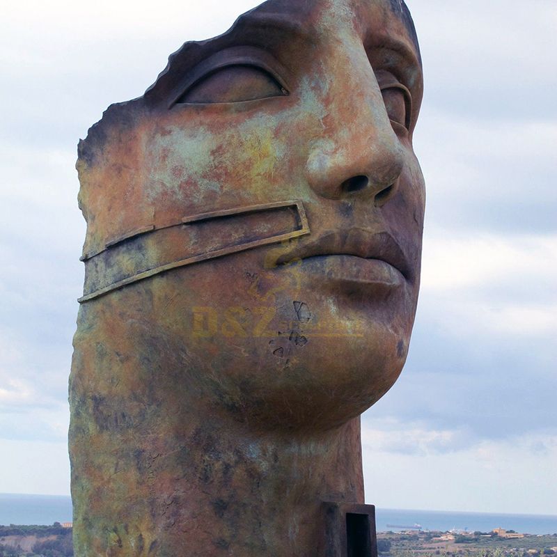 sculptor face